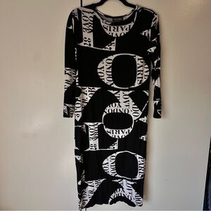 Black and White Bodycon Dress with Cuffed 3/4 Sleeves IW-69